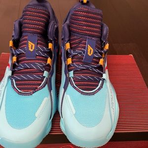 Mens Adidas Dame 7 size 11